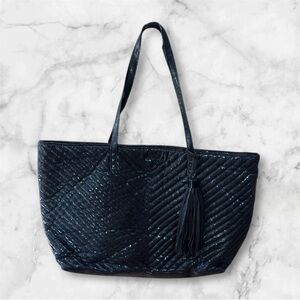 Victoria’s secret Elegant Tote Bag quilted metallic black large
